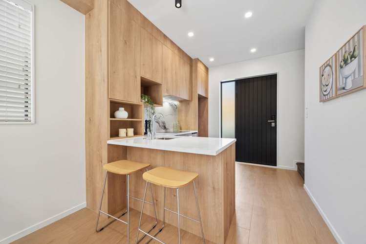 3/8-10 Lowtherhurst Road Massey_12