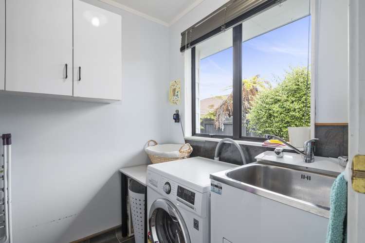 11 Lord Auckland Road Wakefield_13