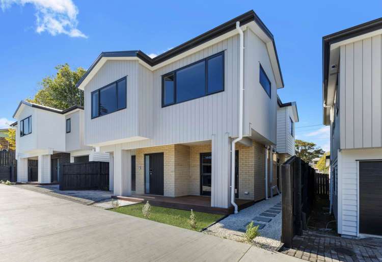 2 & 3/142 Great South Road Manurewa_2