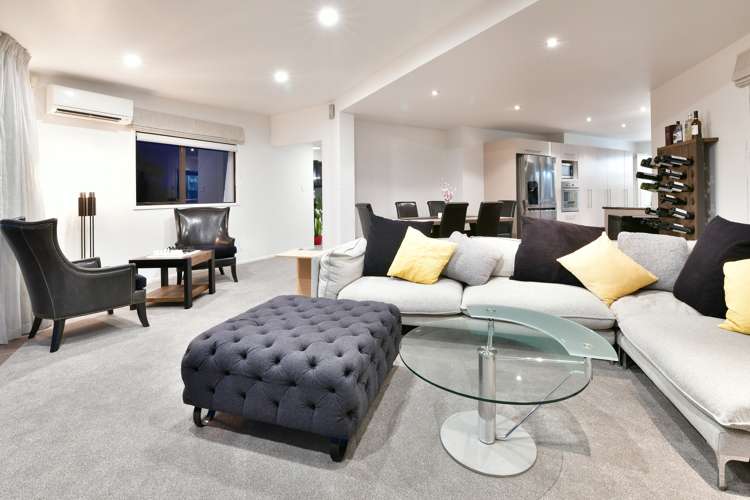 2/5 Dalmeny Close Murrays Bay_4