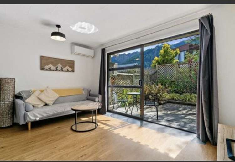 2/42 Hallenstein Street Queenstown_2