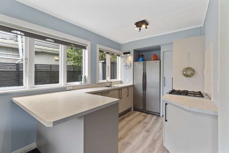 74 Mana Esplanade Paremata_5