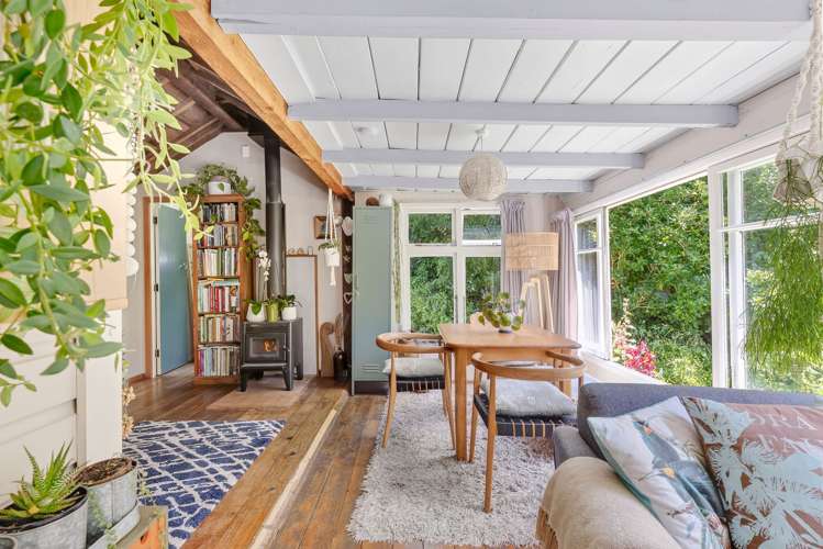 6 Airlie Street Glenduan_1