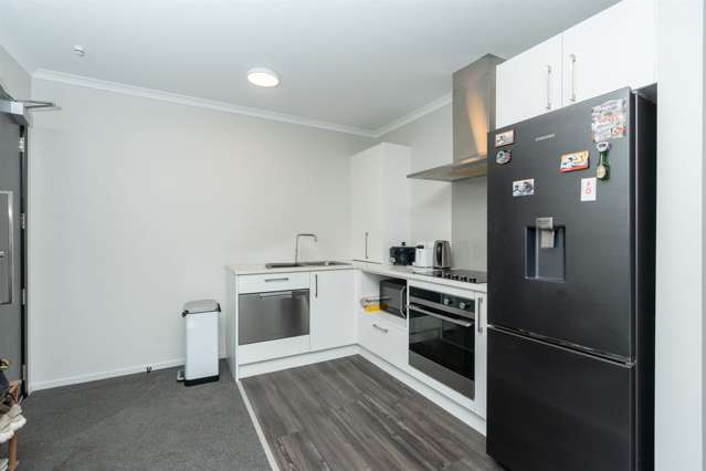 107/17 Vialou Street Hamilton Central_3