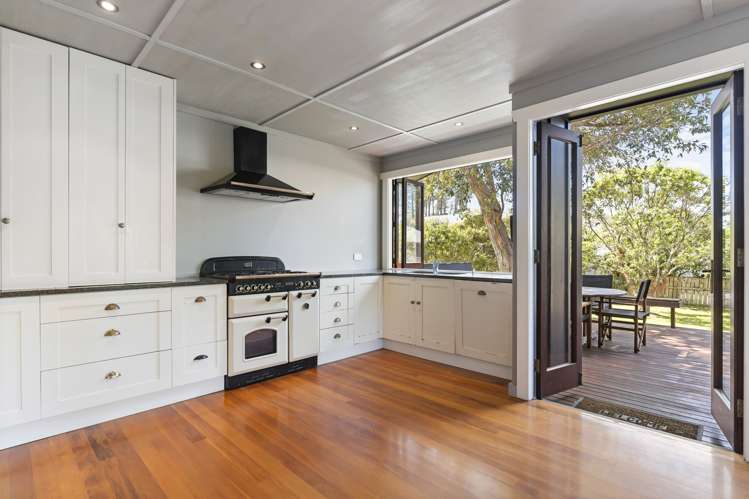 506 Ocean Road Whangamata_14