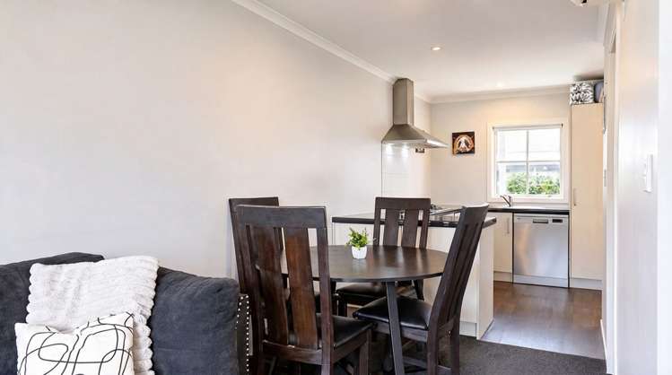 2/75 Cameron Road Hamilton East_5