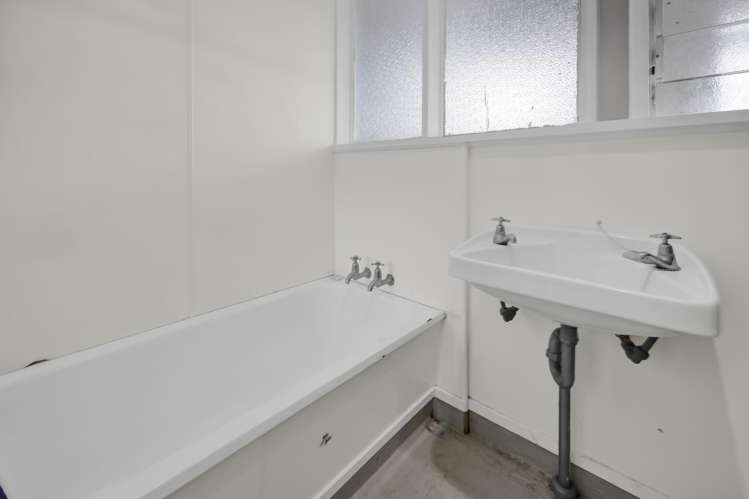 18 Whitcombe Road Opunake_9