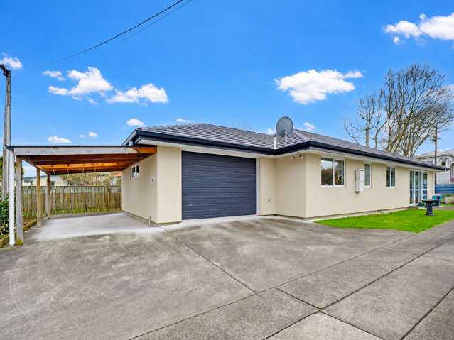 2+ Bedrooms, 2 WCs, Garage & Carport
