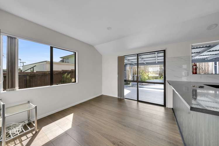 2/25 Sunnyfield Crescent Glenfield_2