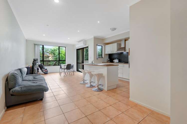 8 Trimaran Drive Gulf Harbour_19