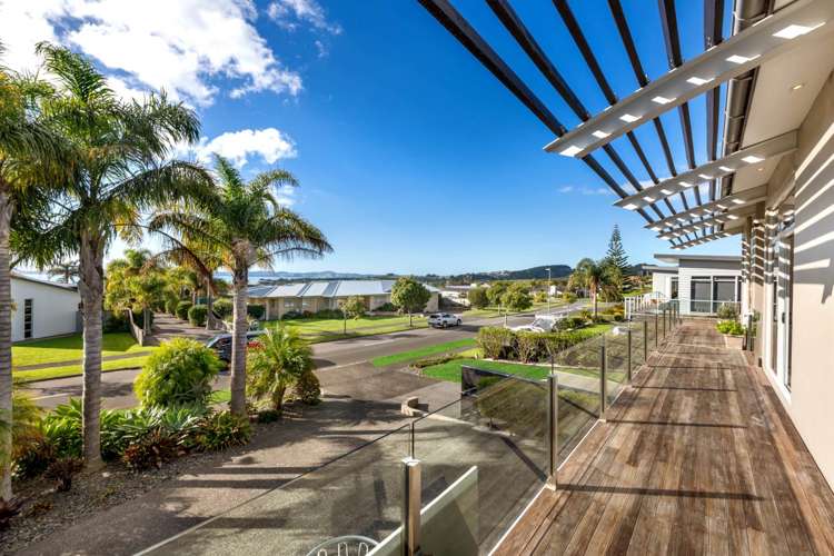 8 Intrepid Crescent Beachlands_20