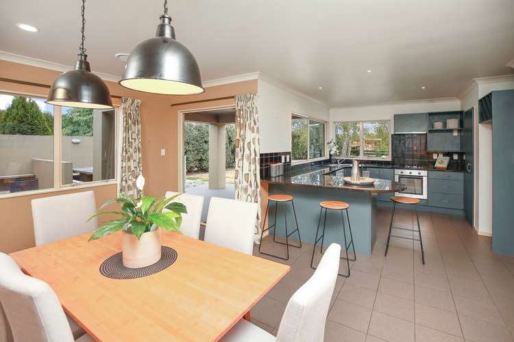 130 Holmwood Drive Ngahinapouri_7