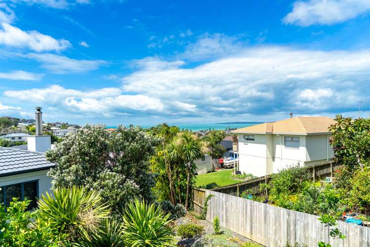 55 Waldorf Crescent Orewa_31
