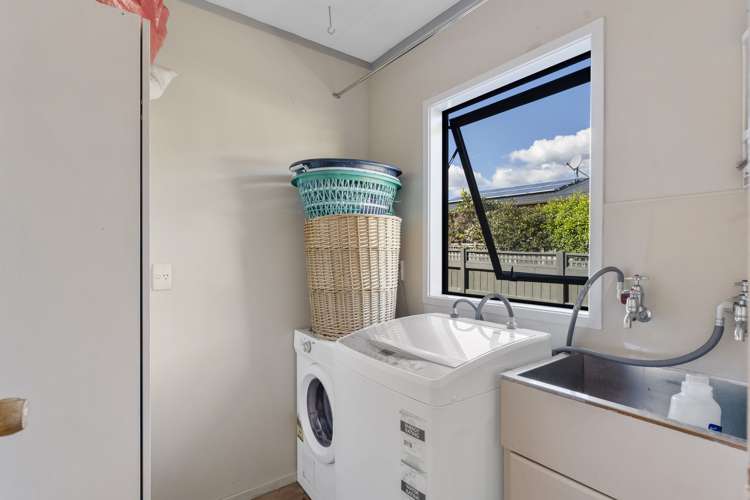 40 Farnham Drive Richmond_16