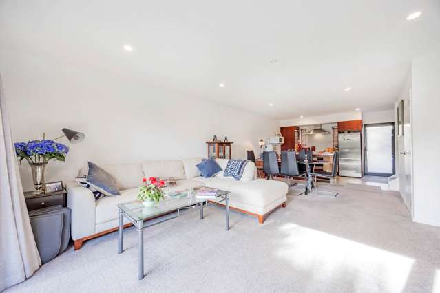 228E Green Lane West Epsom_4