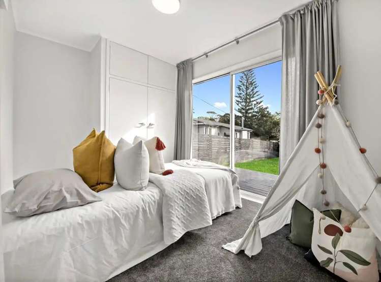 131 Rosier Road Glen Eden_16