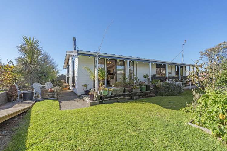 5 Camellia Avenue Bell Block_18