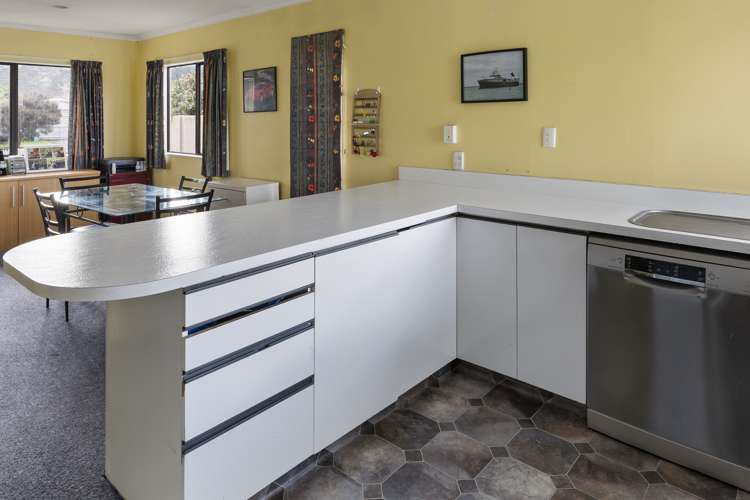 19 Lord Auckland Road Wakefield_12