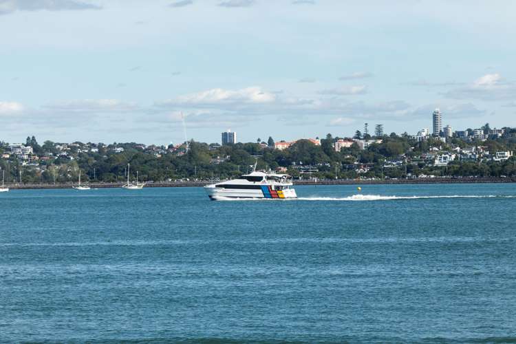 2/32 Old Lake Road Narrow Neck_31