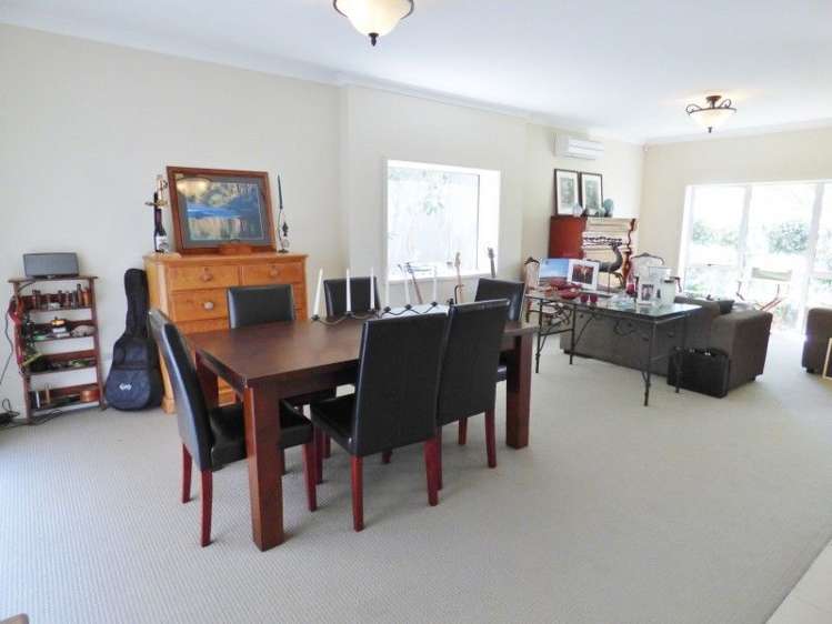 10 Chateau Crescent Rangatira Park_5