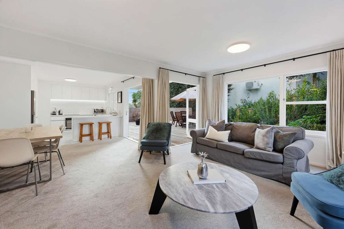 2/120 Orakei Road_1