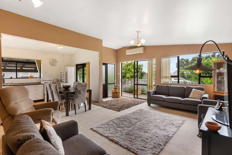 114 Coronation Road Mangere Bridge_11