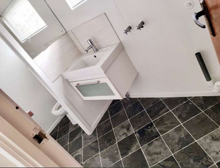 1061 Great North Road Point Chevalier_8