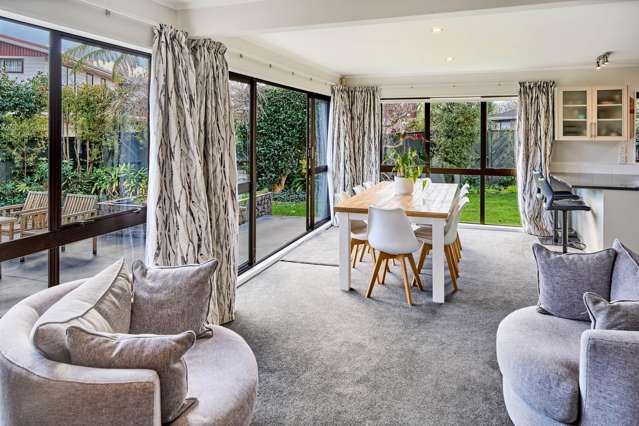 23 Mcenroe Grove Naenae_4