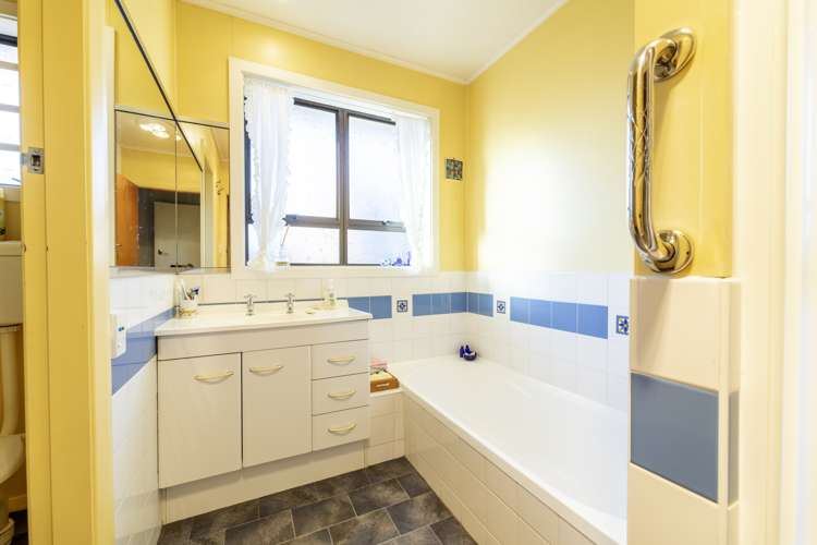 16 Goulds Road Marchwiel_11