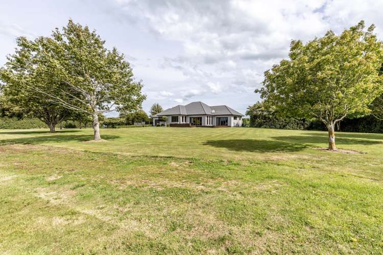 64 Winton Wreys Bush Highway Winton_22