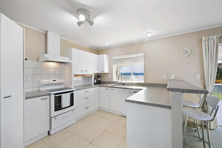 4 Davern Lane New Lynn_28
