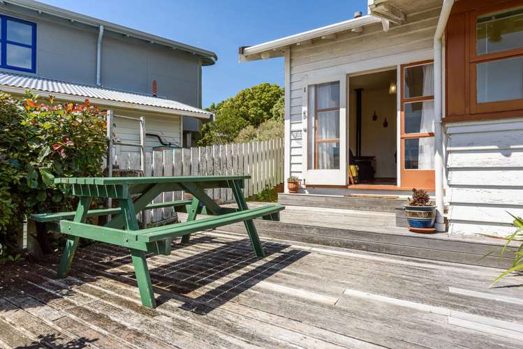 16 Totara Road Miramar_13