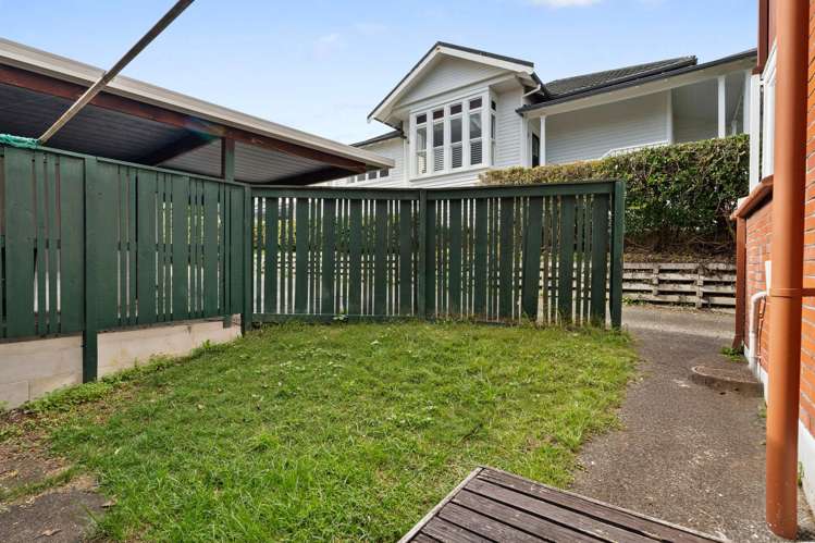 2/32 Turama Road Royal Oak_11