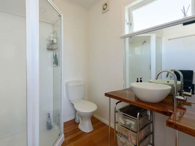 118 Helston Road Paparangi_11