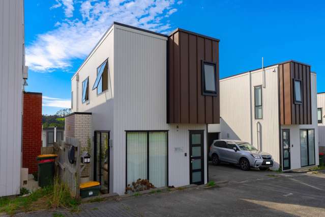 5 Bedroom Duplex in Albany Heights