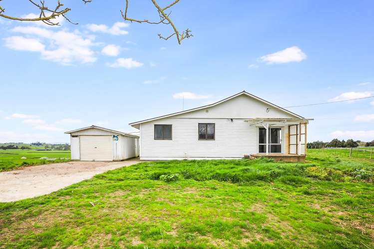 242 Meadway Road Ngahinapouri_11