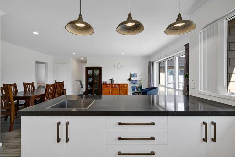 12 Oakmont Crescent Waiwhakaiho_5