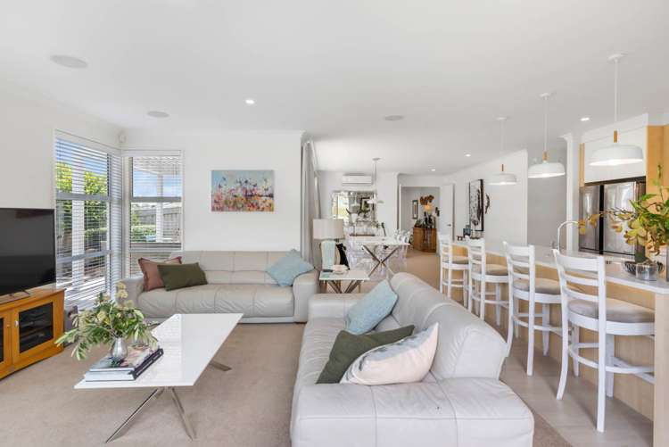 17 Lydiard Place Beachlands_9