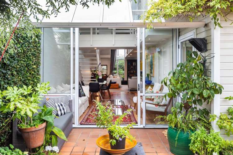 74 Office Road Merivale_11