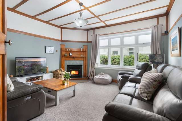 19 Clifton Avenue Carterton_1