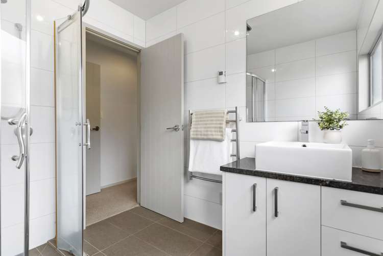 31 Lucca Crescent Flat Bush_12