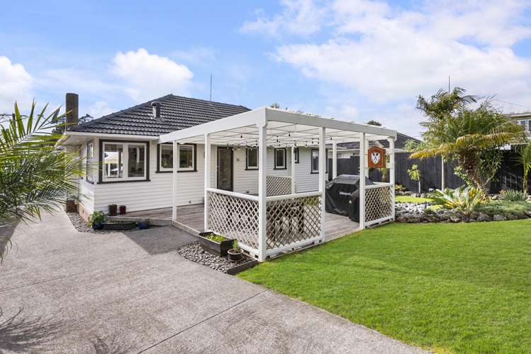 13 Ayrton Street Te Atatu South_16
