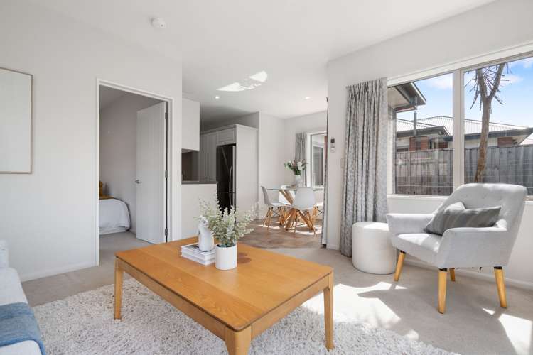 6 Streamside Court_3