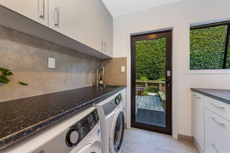 10 Coldham Crescent Saint Johns_21