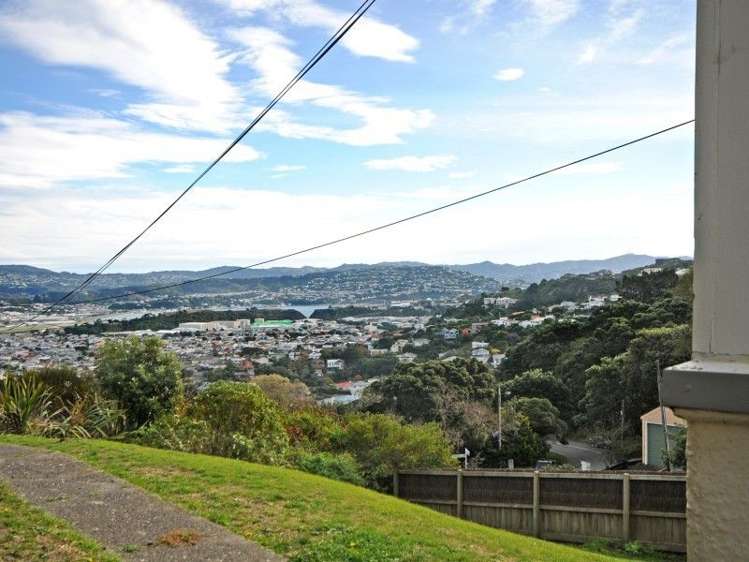 61 Beacon Hill Road Strathmore Park_13