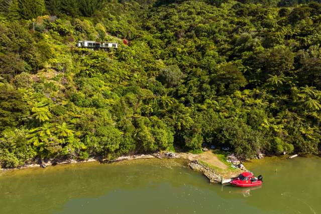 1 Black Point, Whatanihi Marlborough Sounds_3