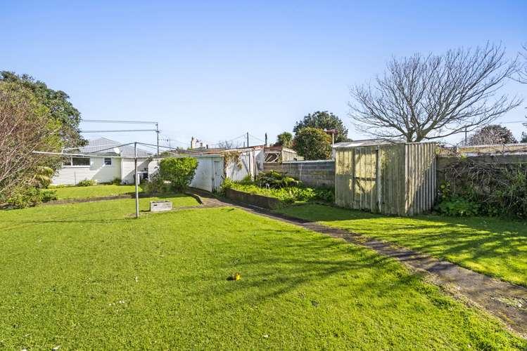 85 Whitcombe Road Opunake_15