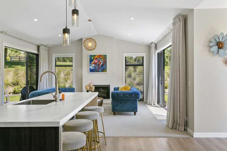 139 Mapara Road Acacia Bay_14