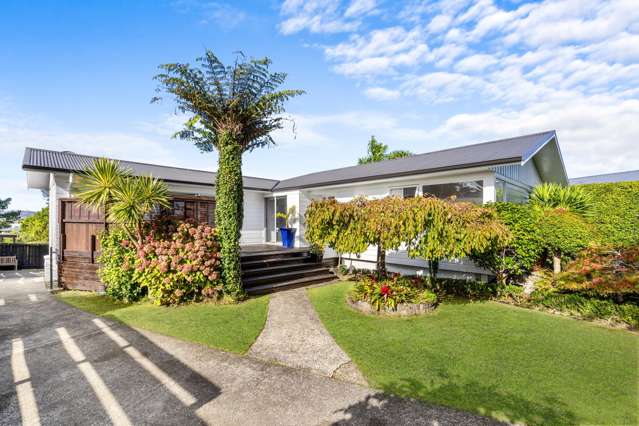 Stunning Views and Effortless Living