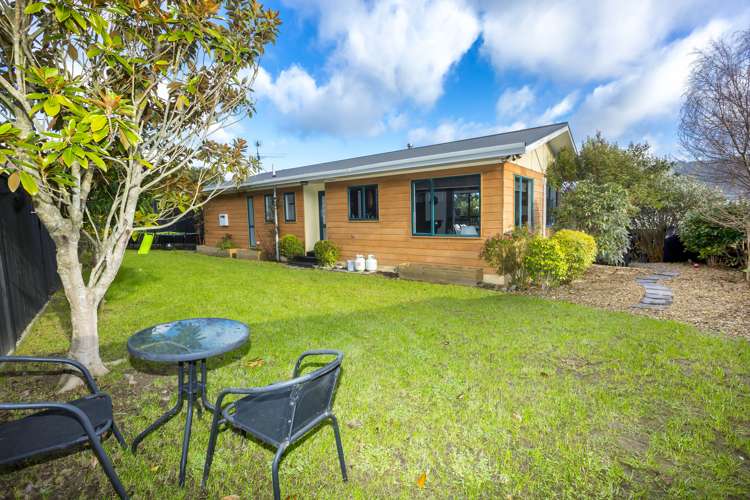 2 Monarch Grove Maoribank_18